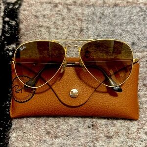 Ray Ban Aviators in Gold with Brown Gradient Lenses